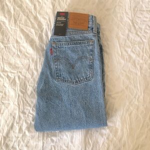 Levi’s Wedgie Straight High Rise Jeans